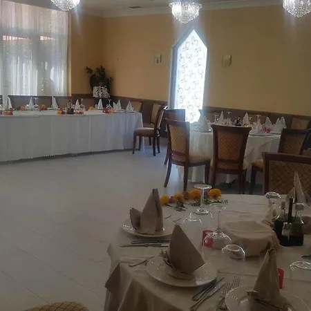 Kompleksi Alpin Hotel Tirana